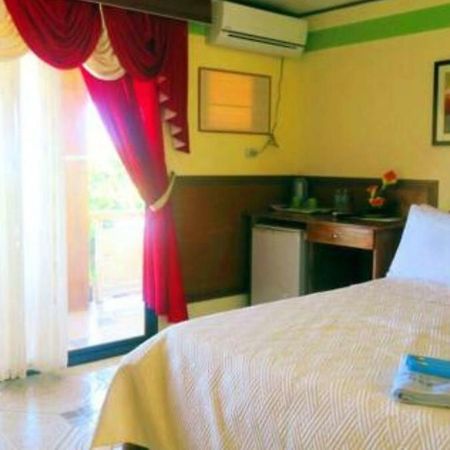Four Seasons Seaview Hotel El Nido Buitenkant foto